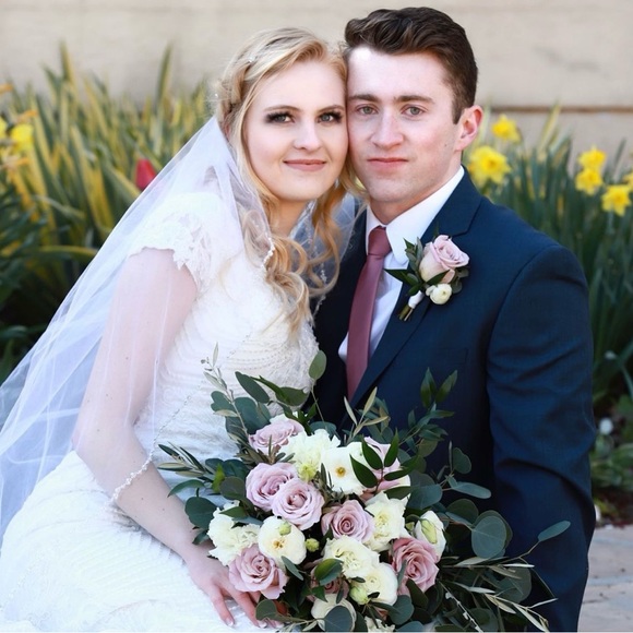 Wedding Dress Modest Mon Cheri Size 6 - Picture 4 of 12